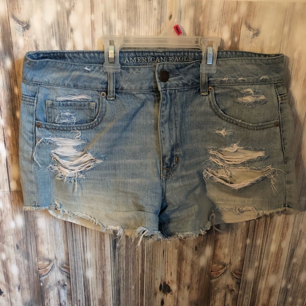 COPY - American Eagle Outfitters Distressed shorts